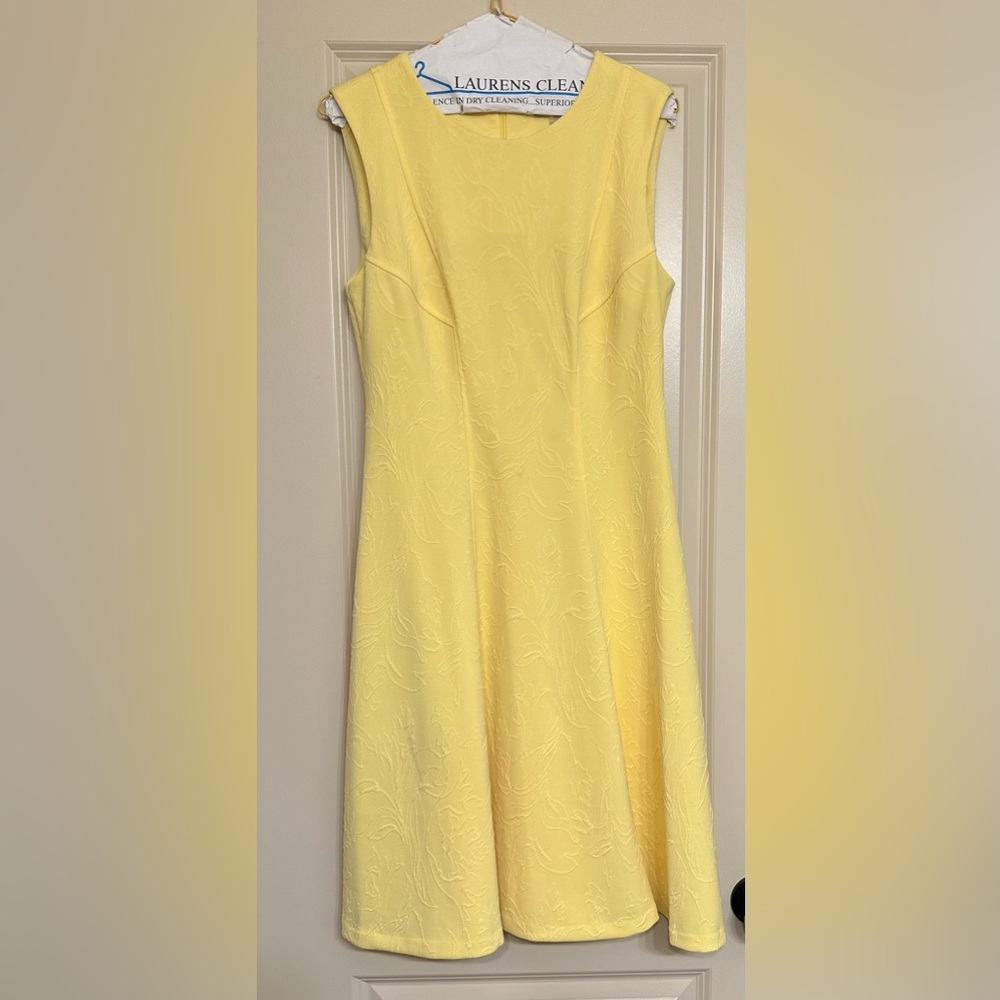 Elegant Yellow Sleeveless Dress